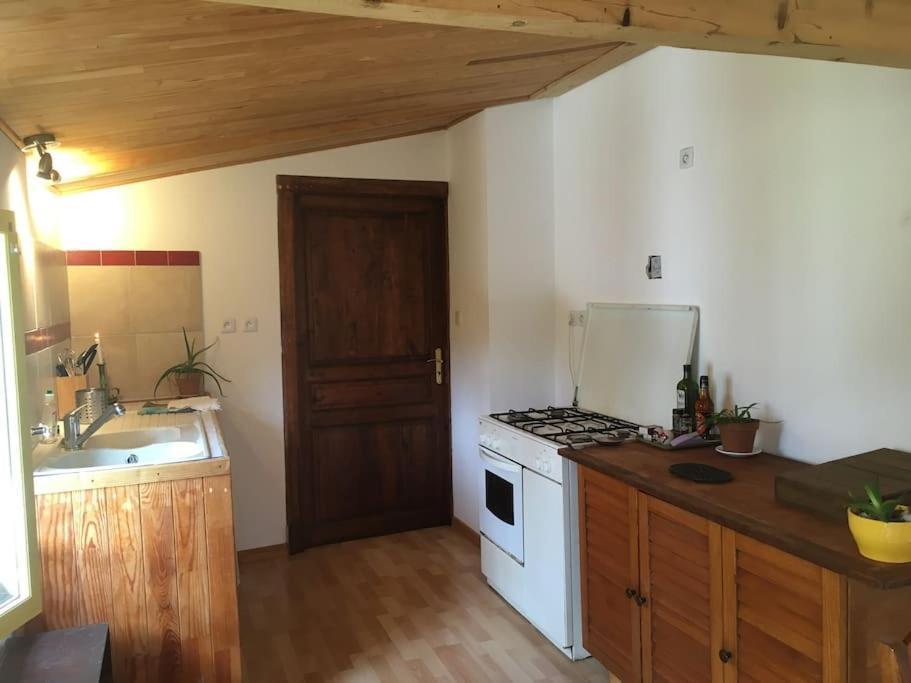 Villa Lerable Pourpre De La Grotte Au Lion Arbon Exterior foto